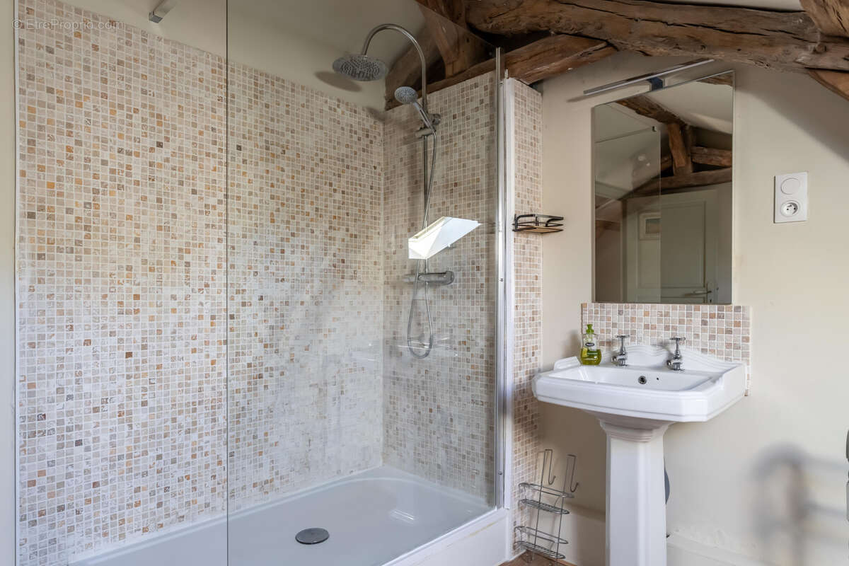 Maison de campagne avec piscine et grange - photo 37