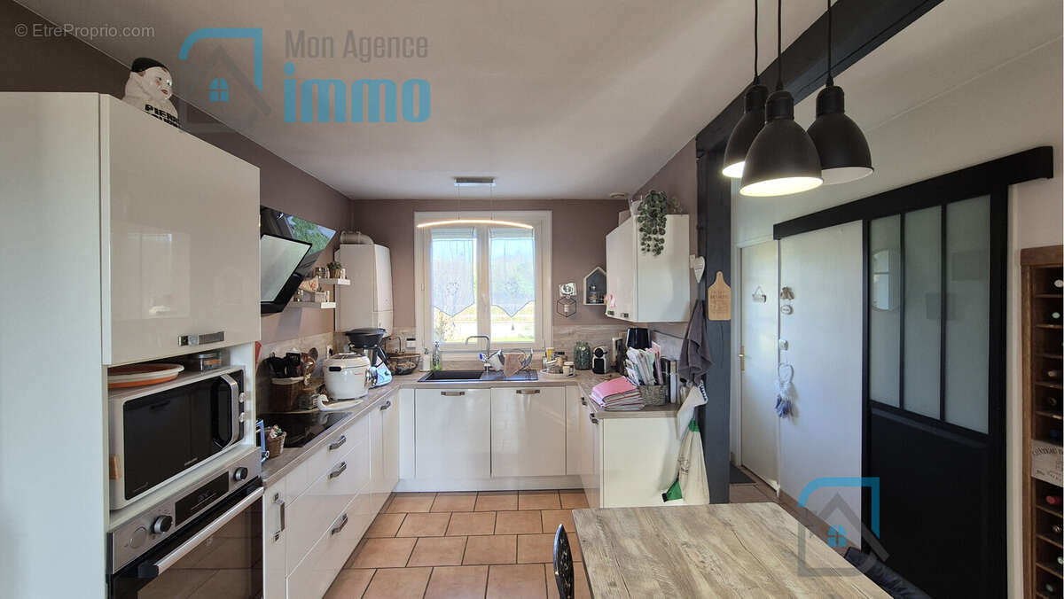 Maison à MEHUN-SUR-YEVRE