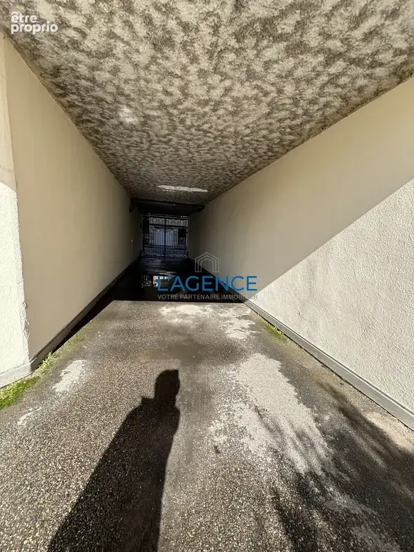 Hyères  dans résidence de standing sécurisée , Parking en sous sol - photo 2
