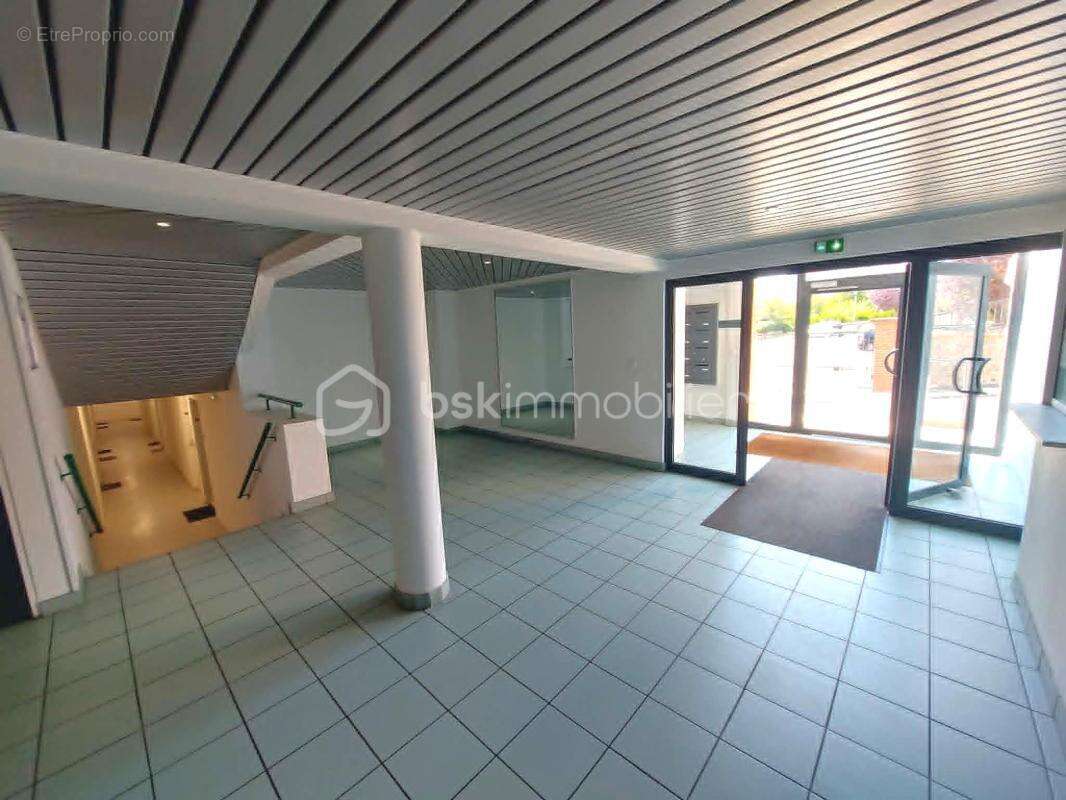 RARE À ROUEN SAINT-GERVAIS – Studio clé en main avec parking, gardien et vue panoramique ! - photo 8