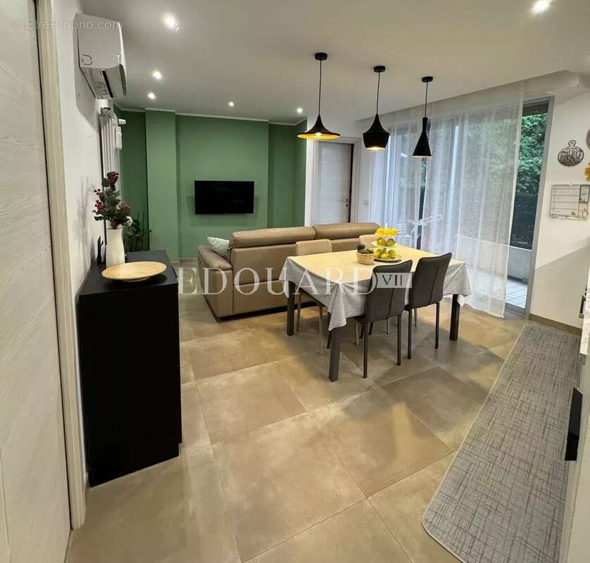 Appartement à ROQUEBRUNE-CAP-MARTIN