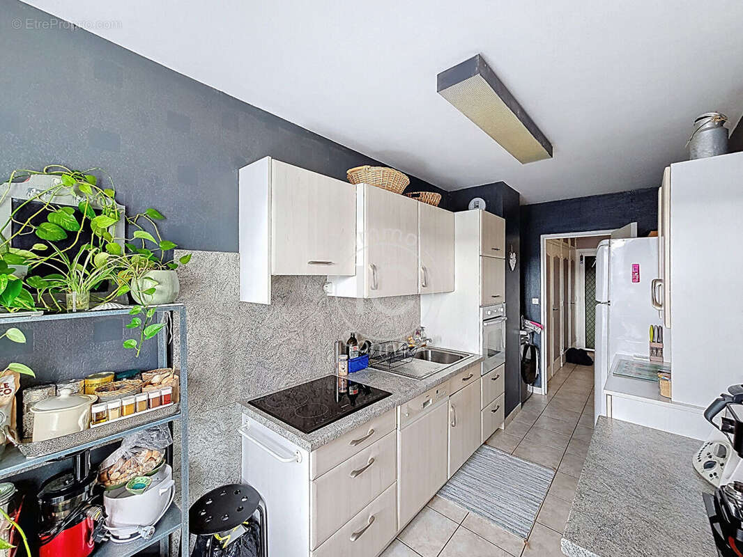 BAISSE DE PRIX - Appartement 76m²  4 pièces + cuisine - Secteur BELLEVUE - photo 3