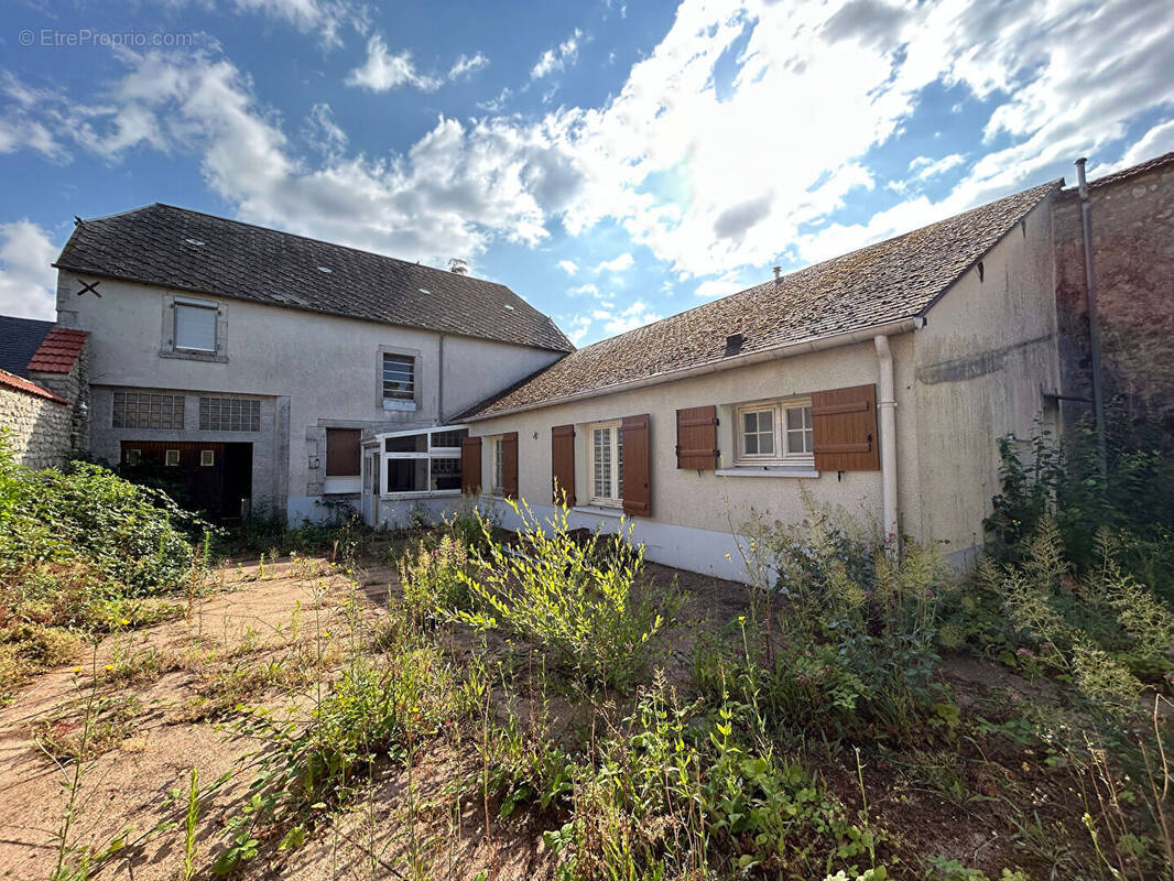 Maison à PRASVILLE