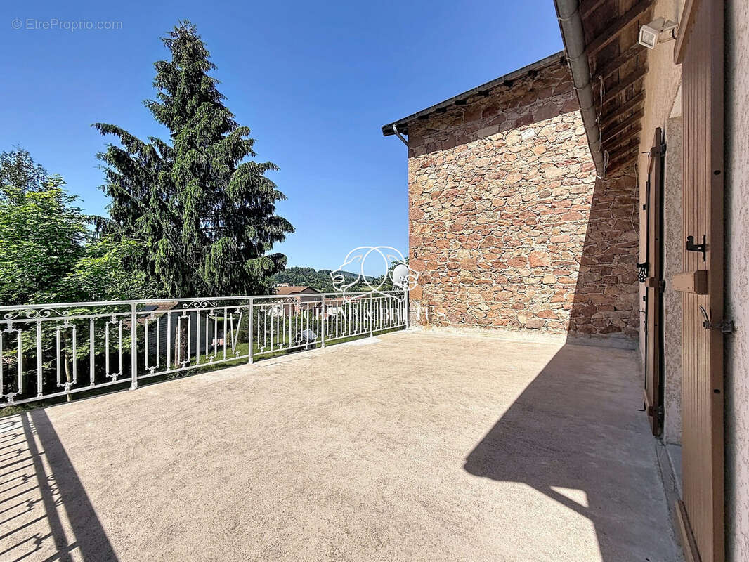 Maison 137 m² à Belmont-De-La-Loire  - photo 8