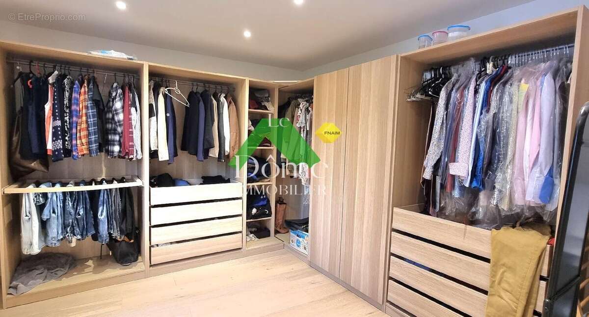 Maison 265 m² à Nesles-La-Vallee  - photo 7