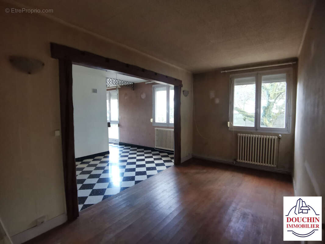 Maison à DOMLEGER-LONGVILLERS
