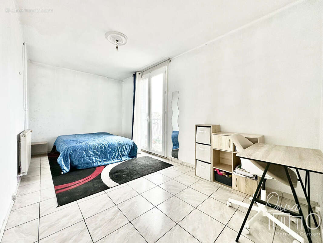 Gratte-Ciel - T4 /T5 de 85m² avec balcon, parking et cave - photo 9