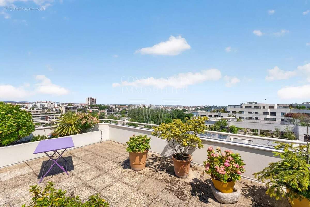 Appartement à LEVALLOIS-PERRET