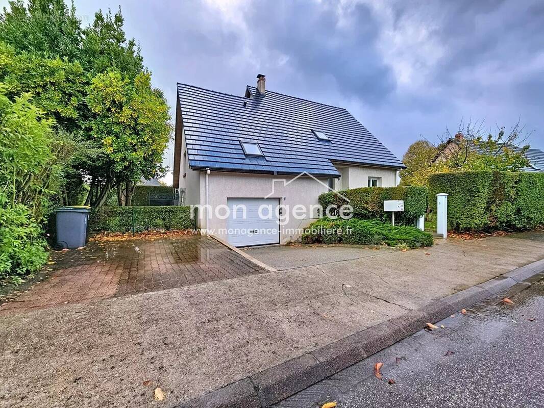 Maison à FRANQUEVILLE-SAINT-PIERRE