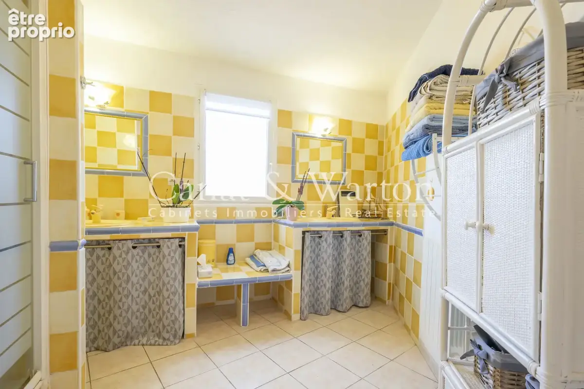 Proche du centre de cavalaire: villa d'architecte avec piscine - photo 11