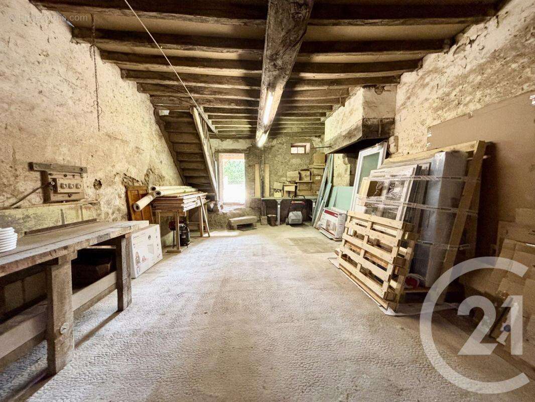 Maison à SAINT-ETIENNE-DE-FURSAC