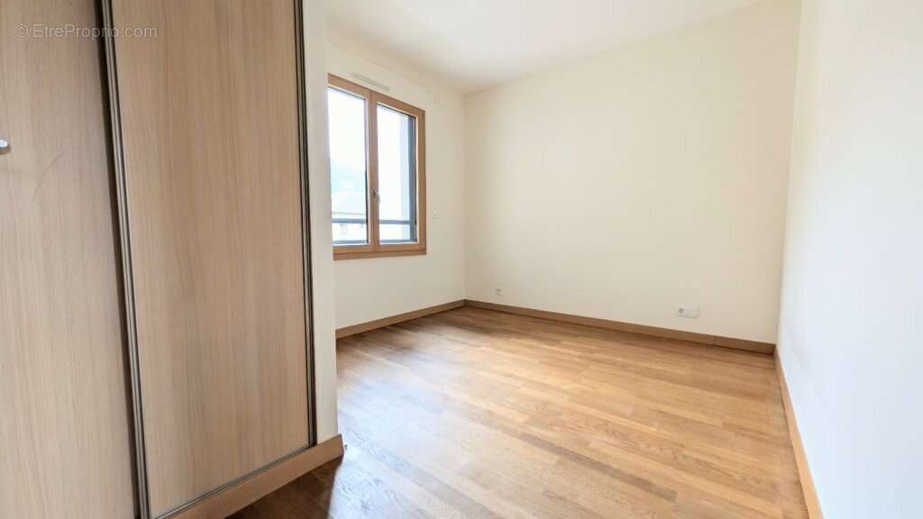 Appartement à CHALLES-LES-EAUX