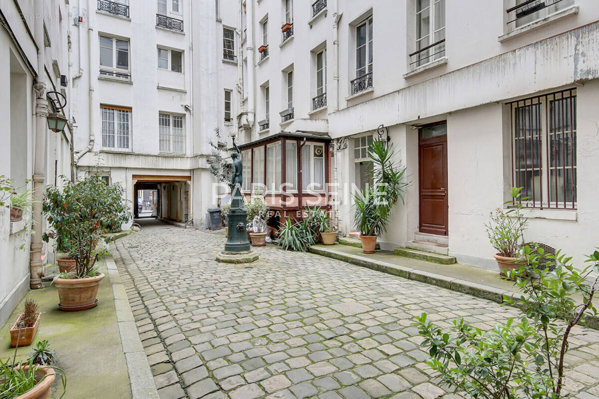 Appartement à PARIS-6E