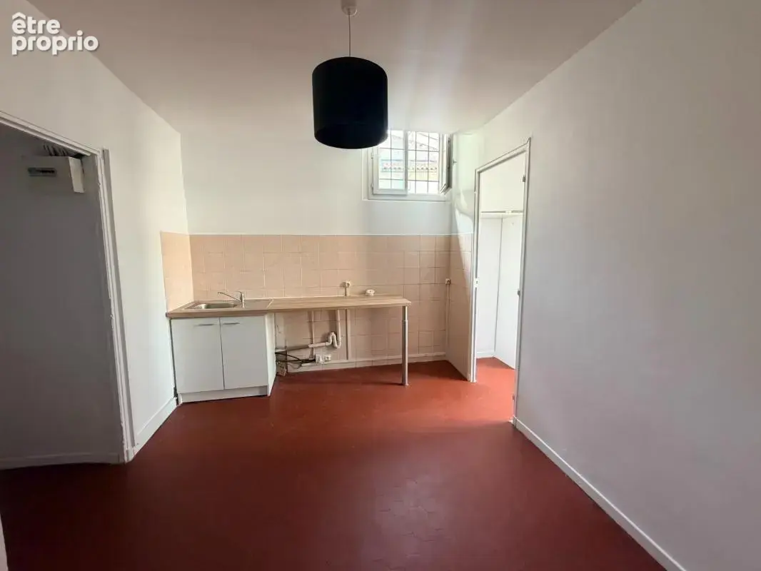 Aix-en-provence – rue boulegon – t2 au calme en centre-ville - photo 3