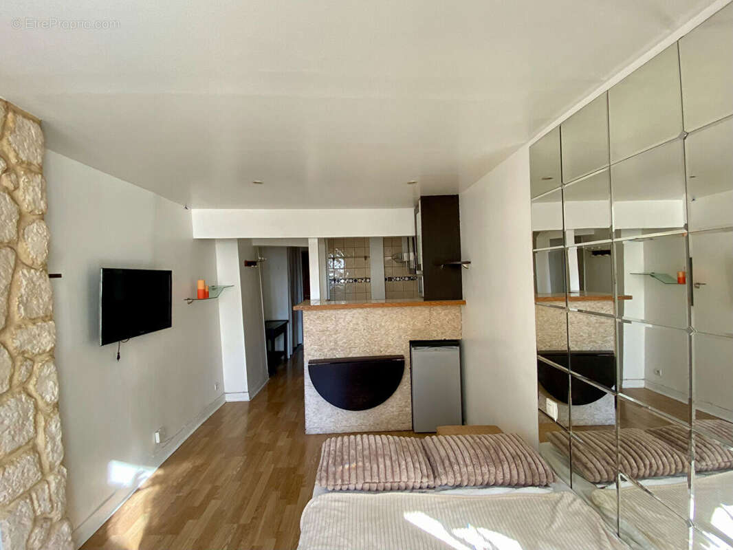 Appartement à PARIS-2E