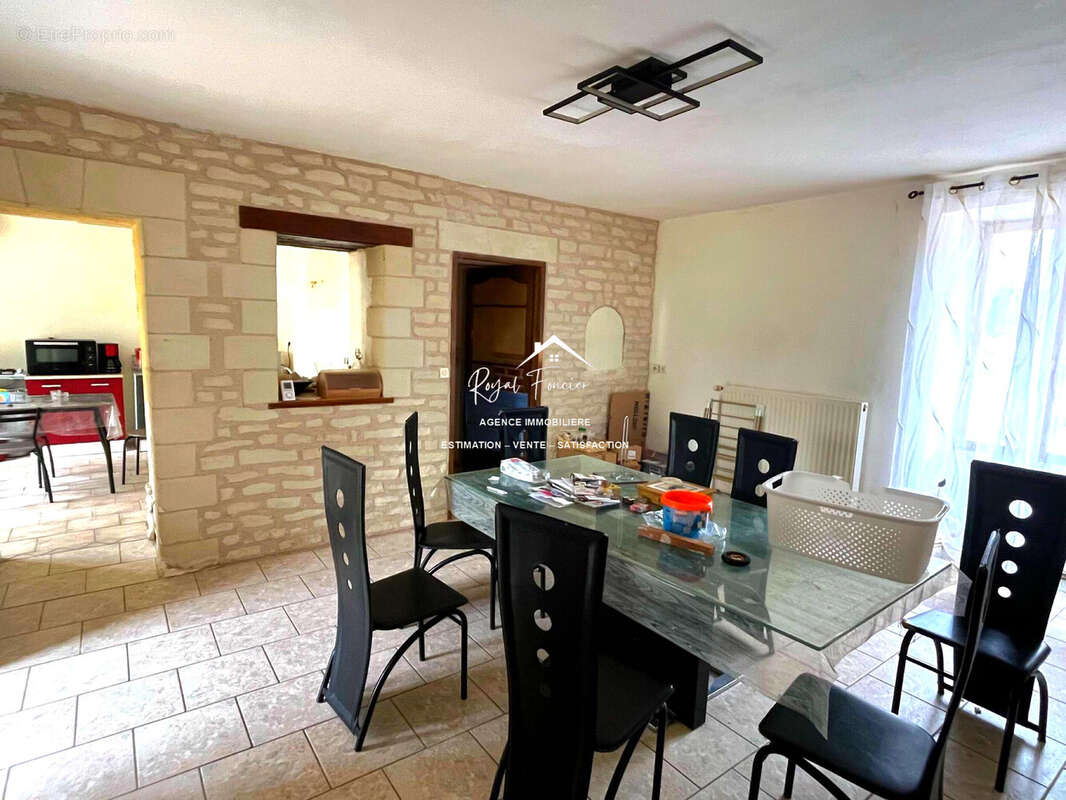 Séjour - Maison à DANGE-SAINT-ROMAIN