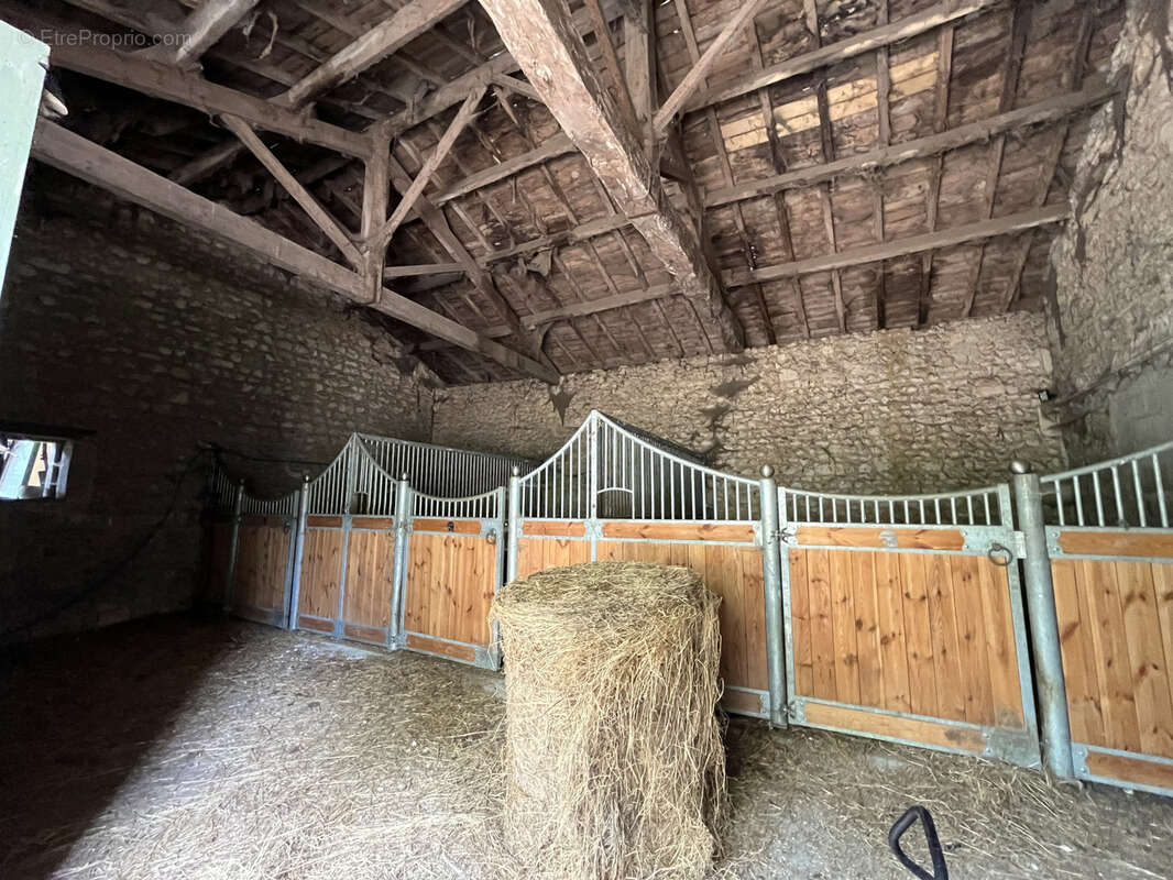 Maison à ROULLET-SAINT-ESTEPHE