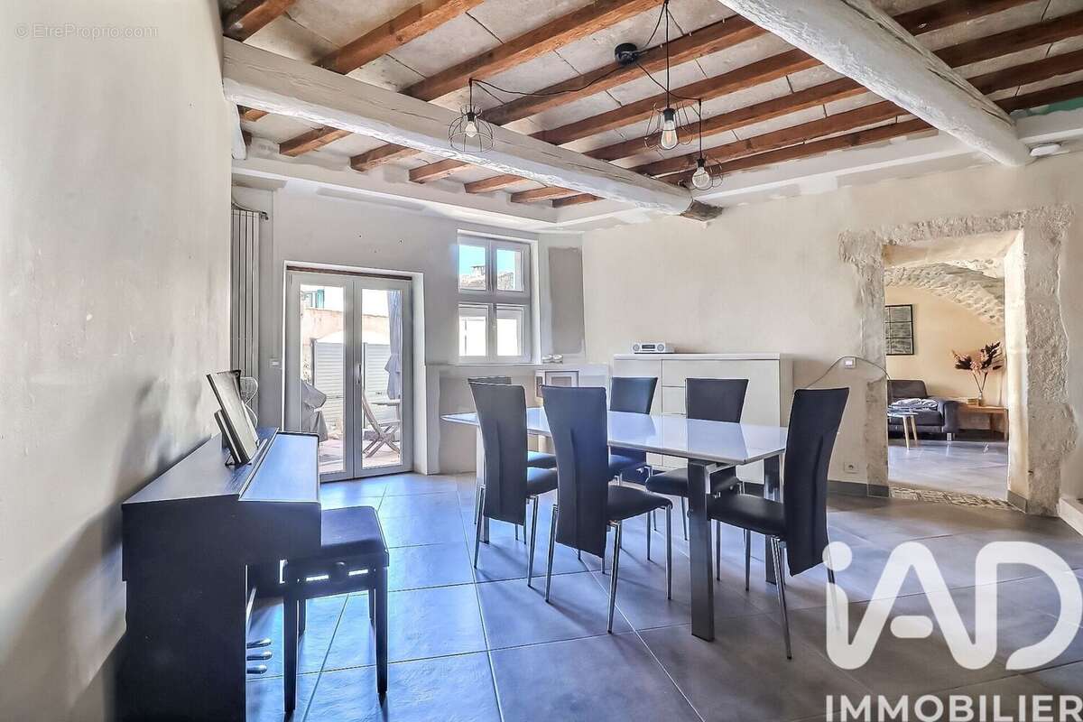 Maison 208 m² à Nages-Et-Solorgues  - photo 5