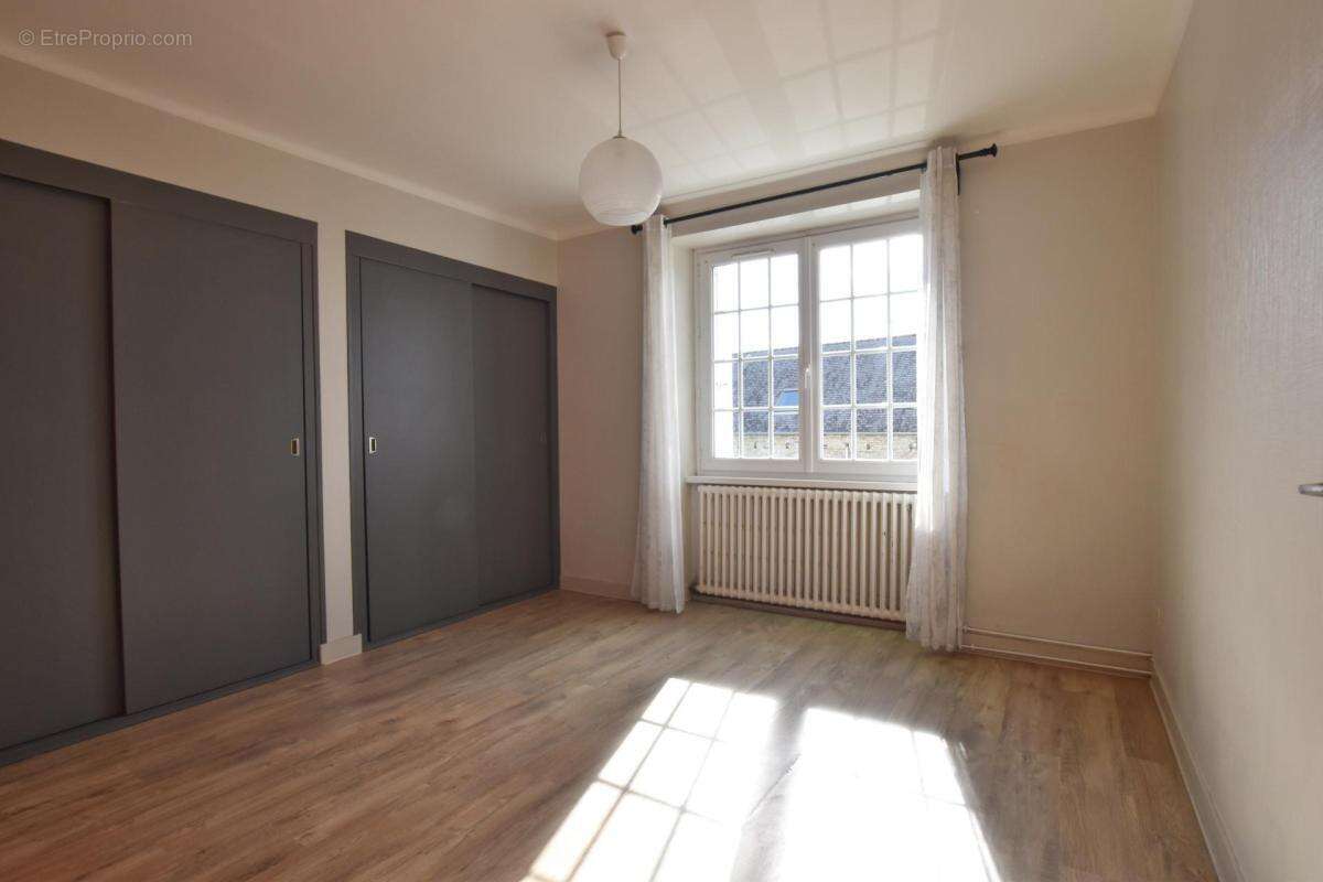 Maison à PLONEVEZ-PORZAY