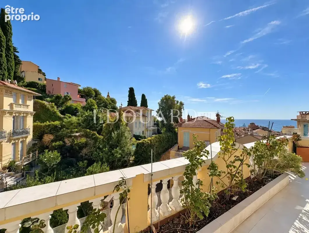 Spacieux deux pièces en bon état avec splendide terrasse et belle vue panoramique jusqu'à la mer - photo 2