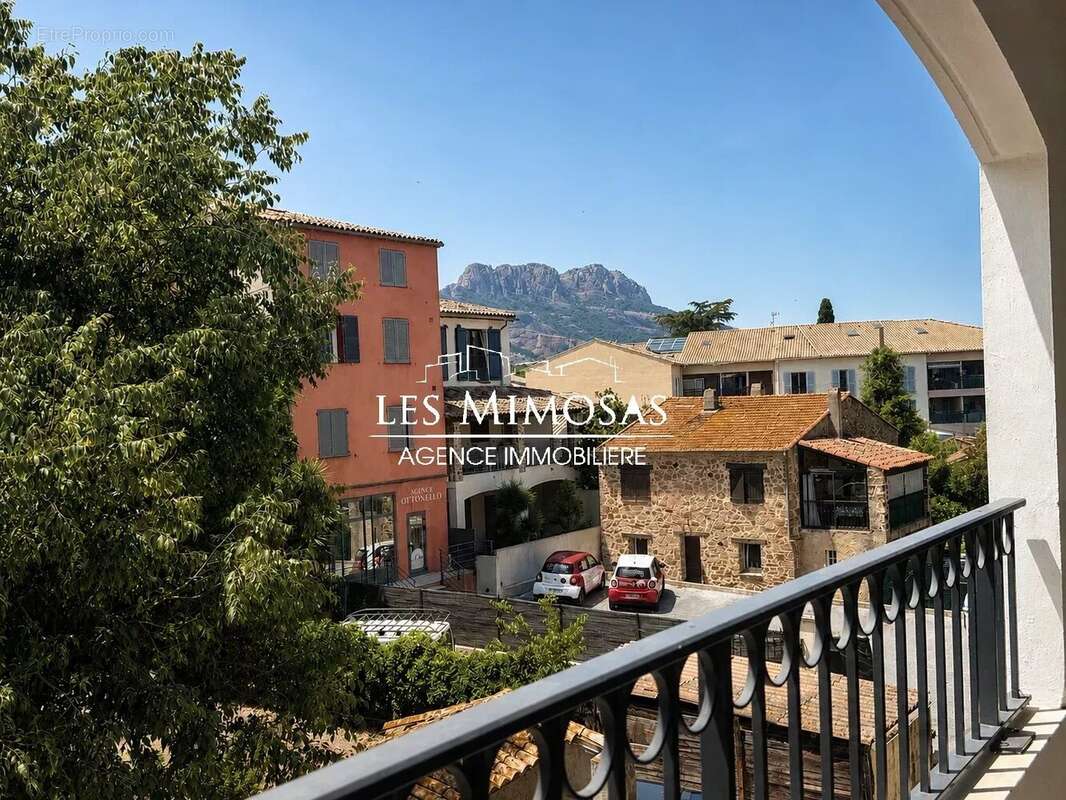 Appartement à ROQUEBRUNE-SUR-ARGENS