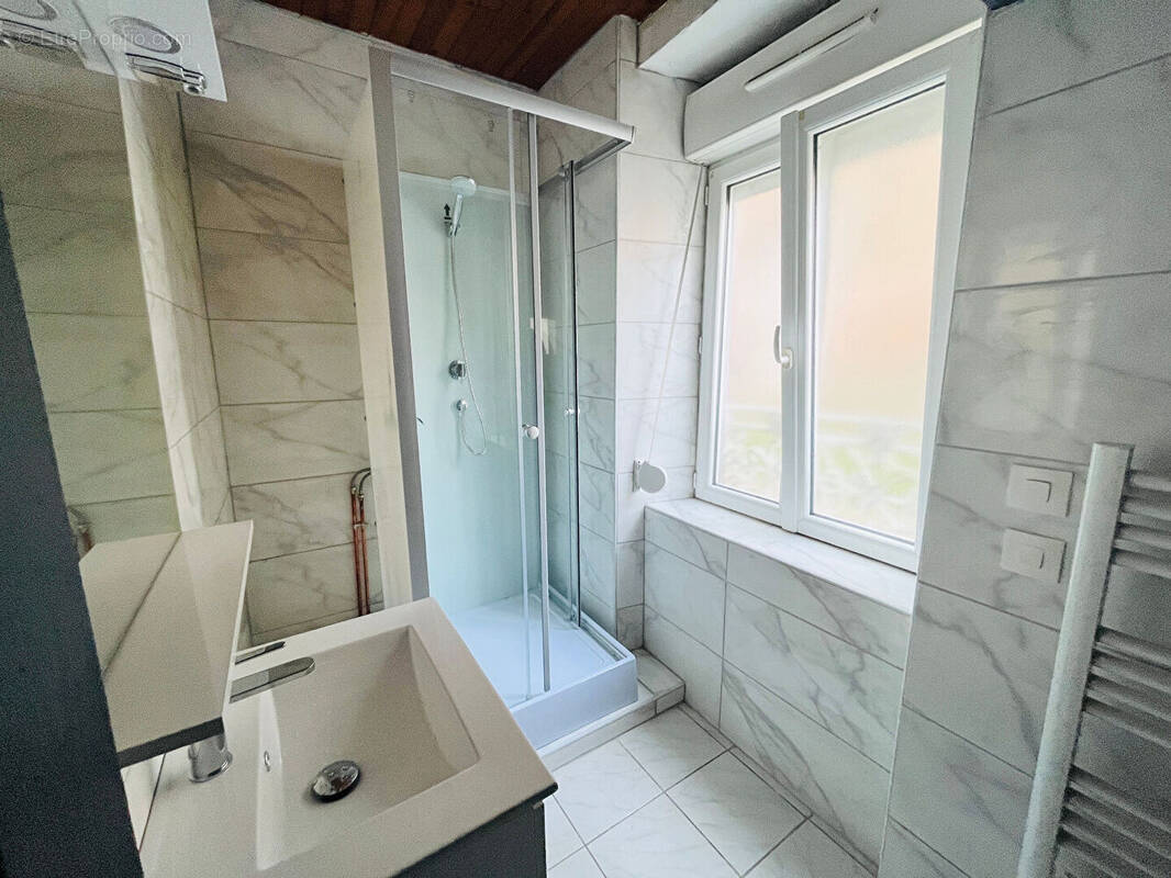 Appartement à FONTAINE-LES-LUXEUIL