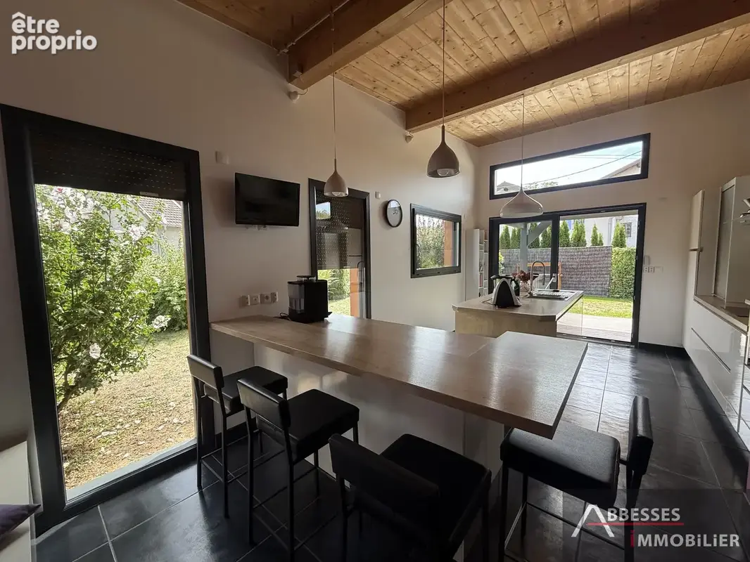 EN EXCLUSIVITÉ - A 2 min de REMIREMONT : pavillon Xilome de plain pied avec piscine et jaccuzzi. - photo 7