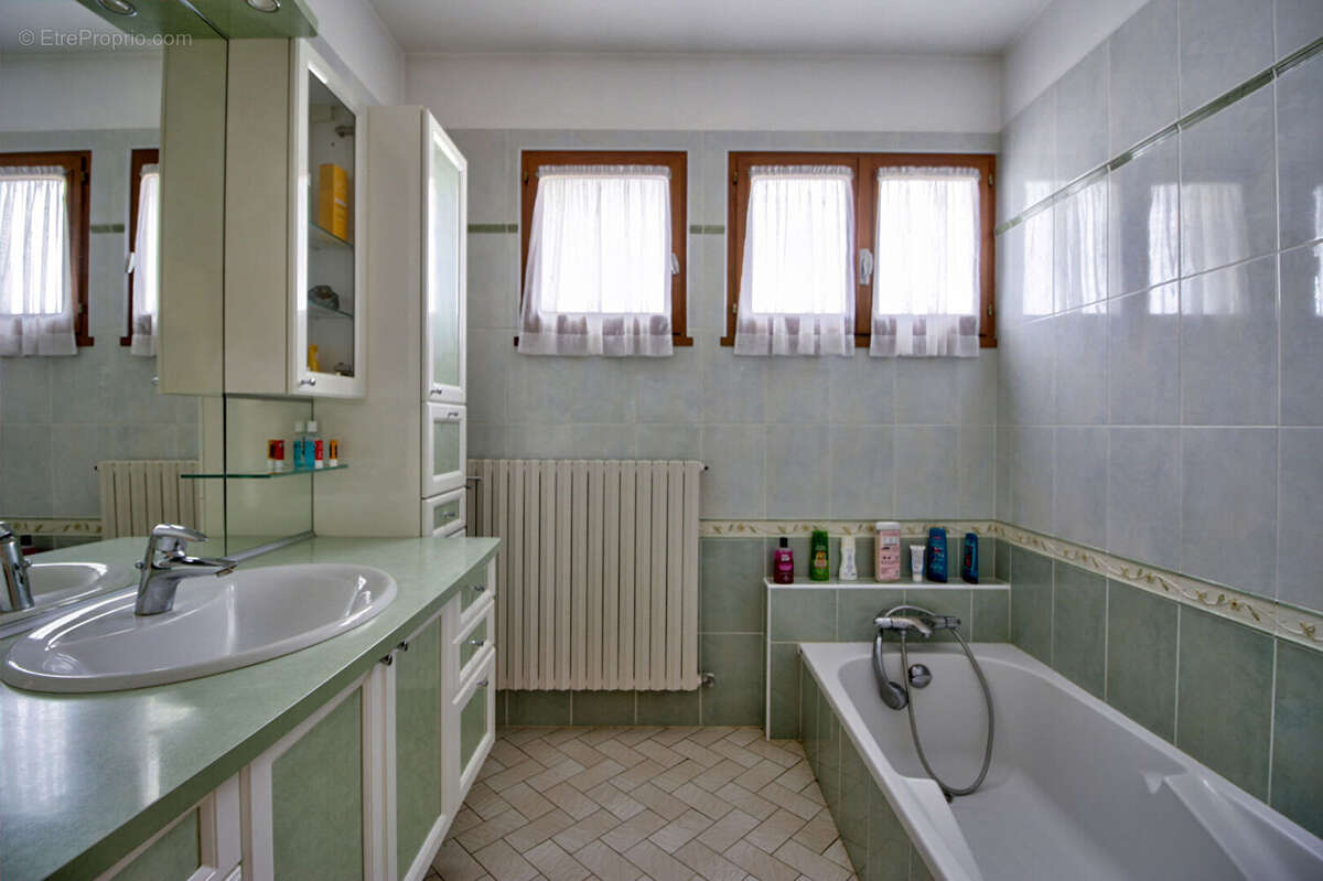 Maison à AMBERIEU-EN-BUGEY