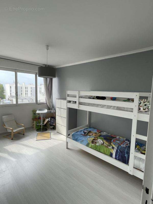 Appartement à LES LILAS