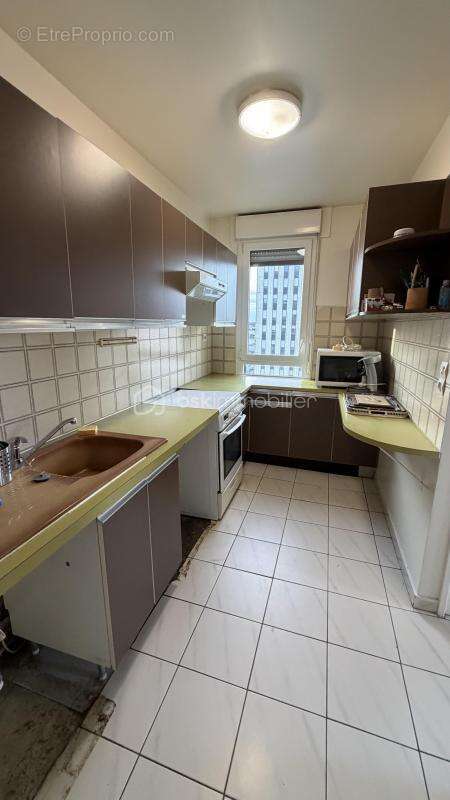 A SAISIR ABSOLUMENT !!!! Appartement spacieux plein de potentiel au cœur de la ville !!!!! - photo 5