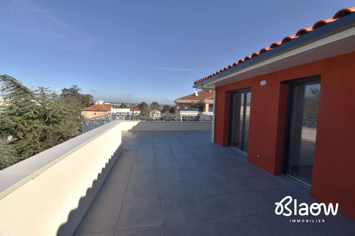 Appartement à MEYZIEU