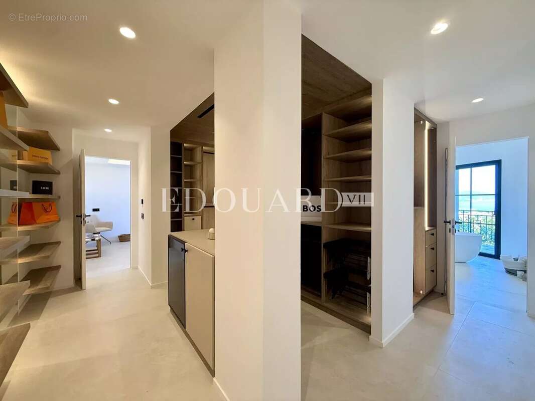 Superbe villa contemporaine avec piscine, une oasis de lumière au cœur de Roquebrune Cap Martin - photo 29