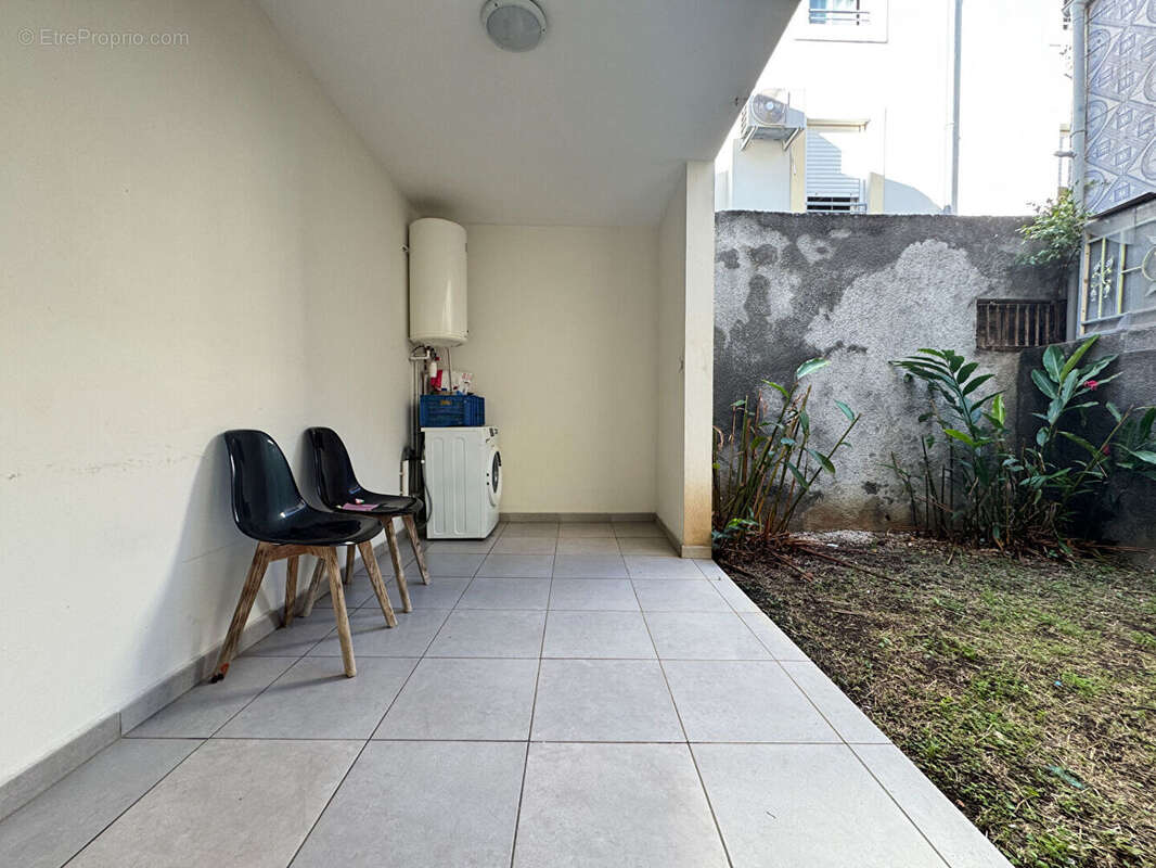 A VENDRE - Saint-Denis centre-ville - Appartement T2 avec jardin proche du Jardin de l'Etat - photo 3