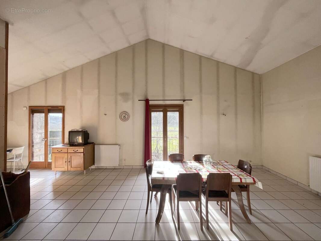 Maison à SAINT-BASILE