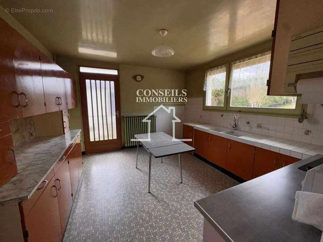 Saint julien du sault centre - photo 2
