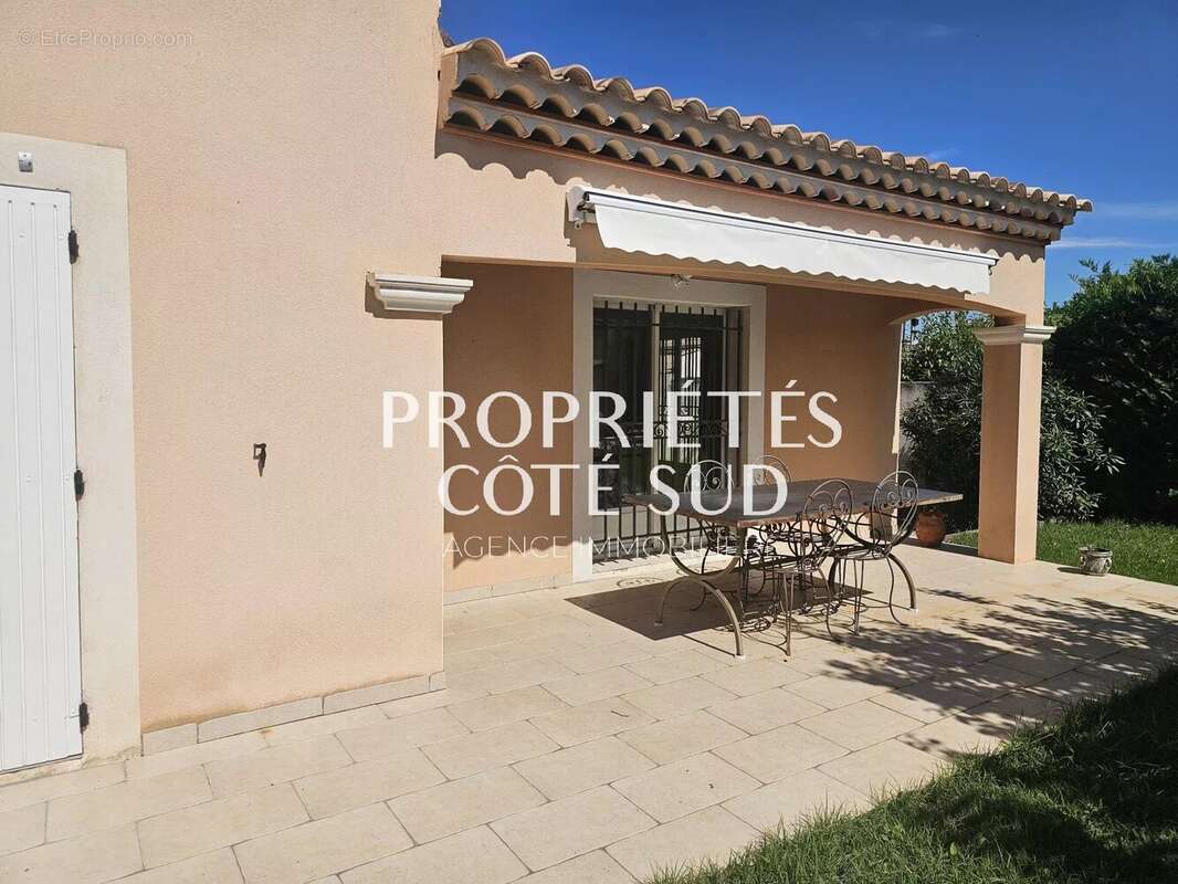 Maison à SAINT-VICTOR-LA-COSTE
