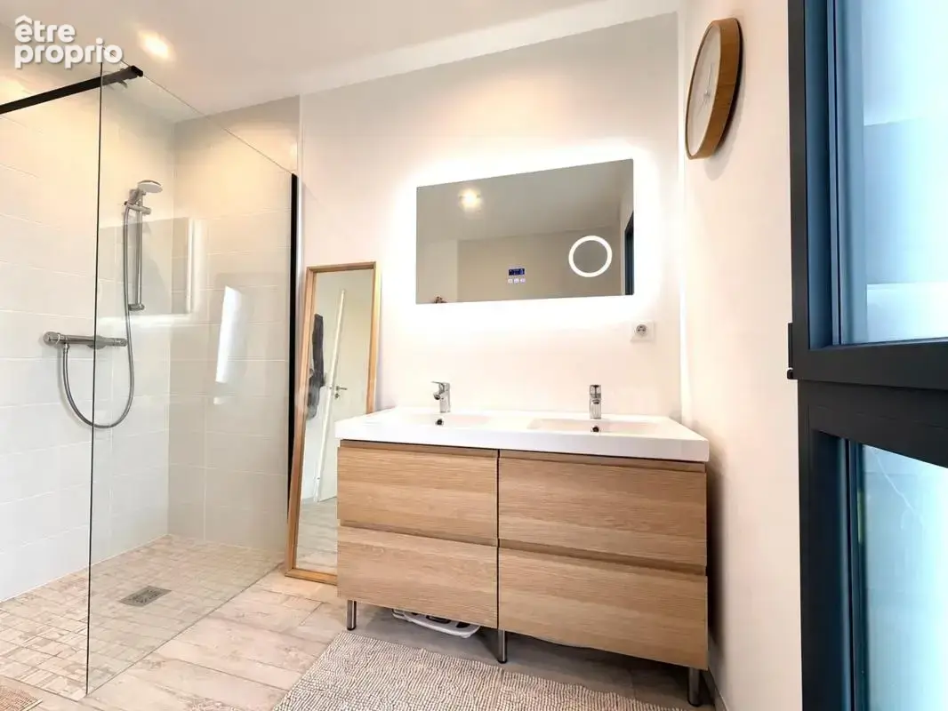 Maison contemporaine avec piscine - Calme, volumes et prestations - photo 18