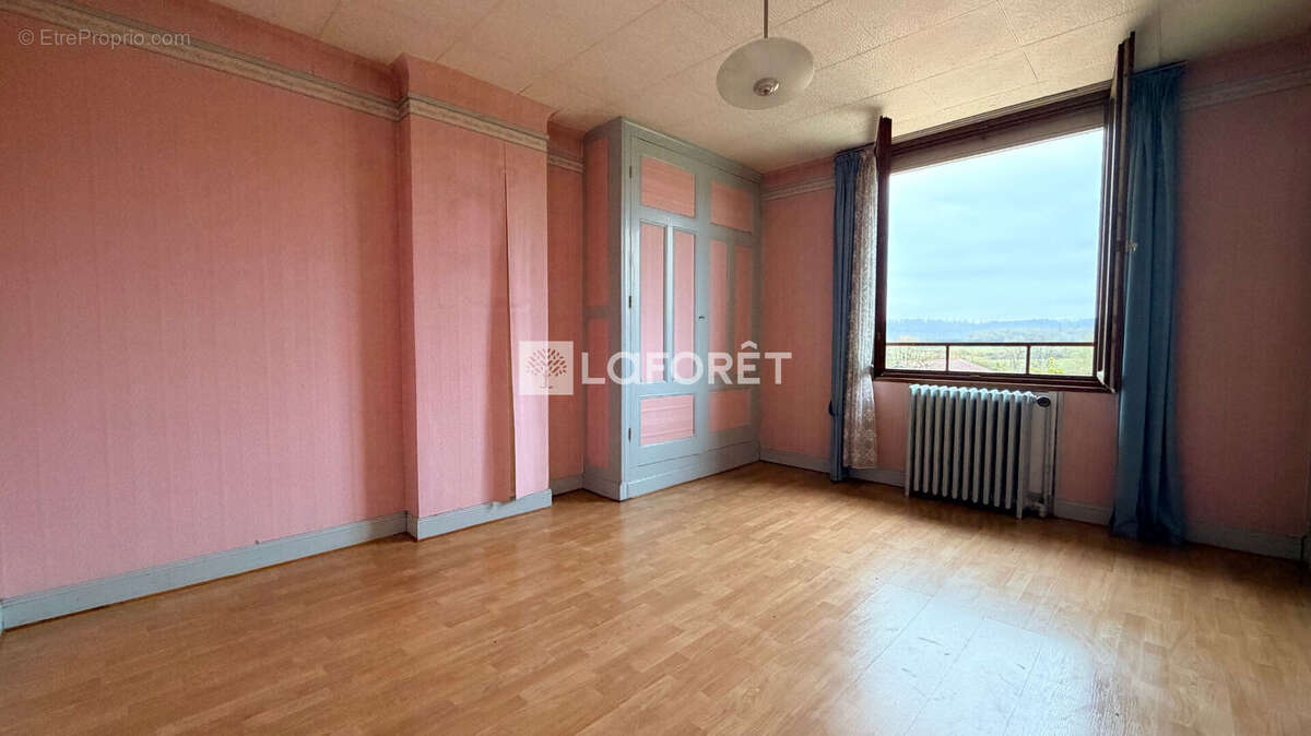 Maison à LES ISLETTES