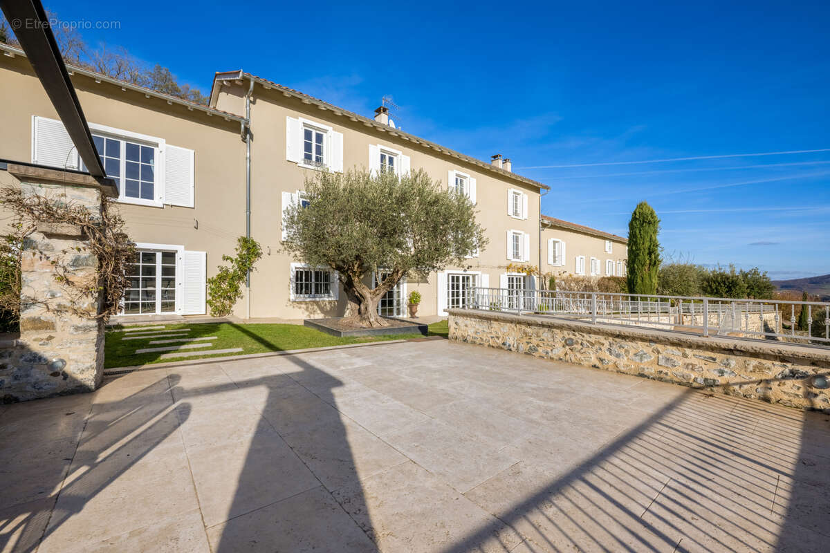 Maison à REGNIE-DURETTE