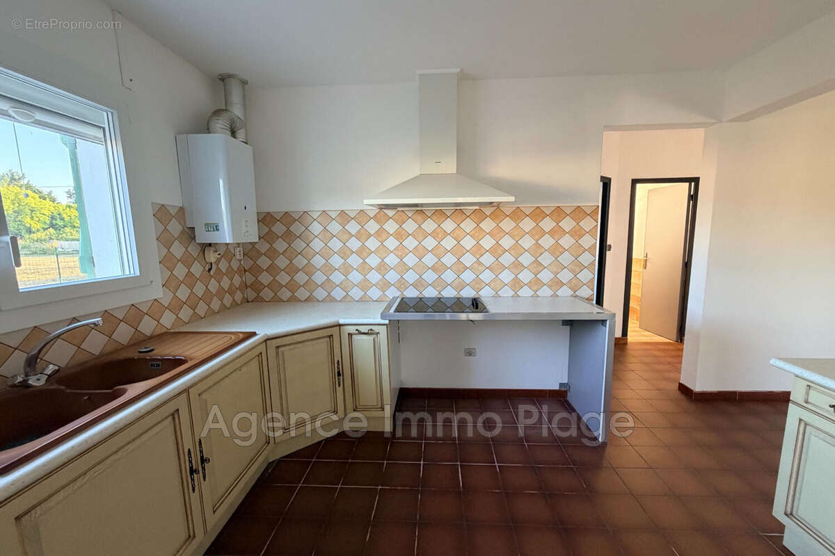 Maison 70 m² à Jau-Dignac-Et-Loirac  - photo 7