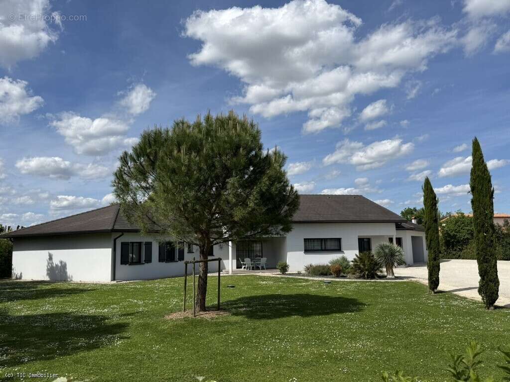 Magnifique Villa Avec 5 Chambres et Piscine - Entre Ruffec & Verteuil-Sur-Charente - photo 30