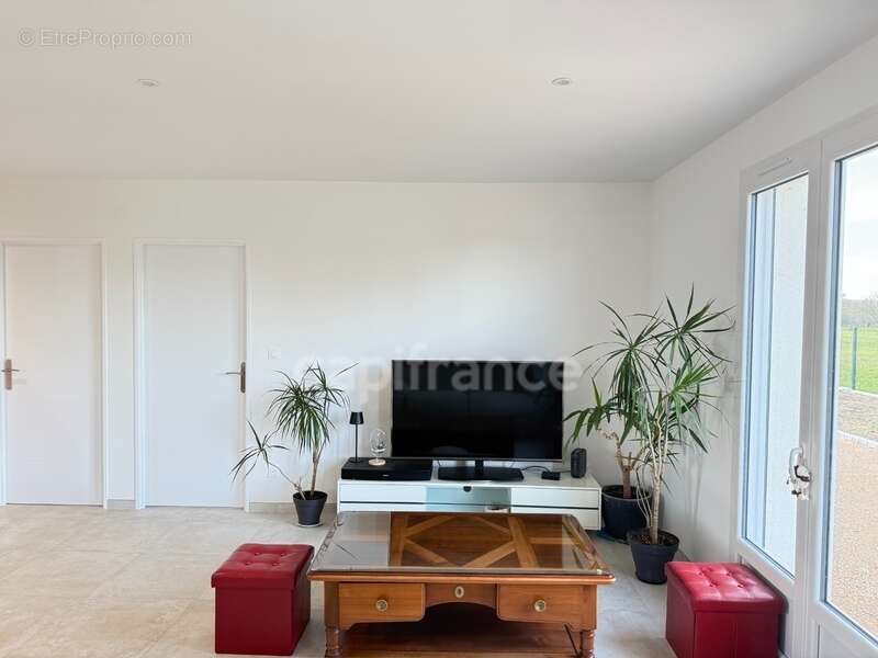 Maison contemporaine de 2024 – 133 m² – 3 chambres – Terrain 781 m² hors lotissement - photo 7