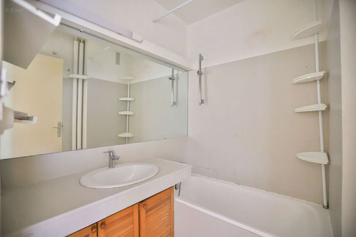 Appartement à NEAUPHLE-LE-CHATEAU