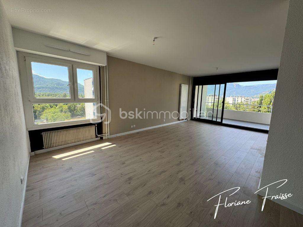 Appartement à MEYLAN