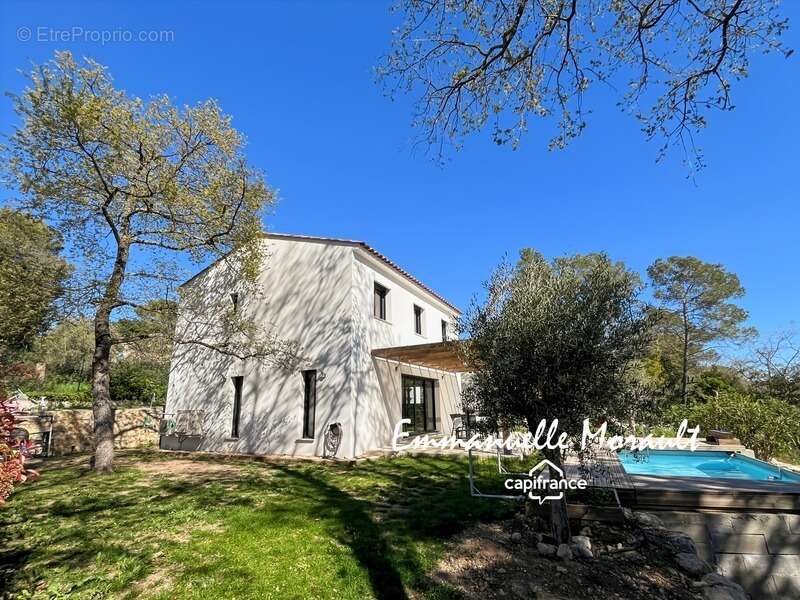 Maison à BAGNOLS-EN-FORET