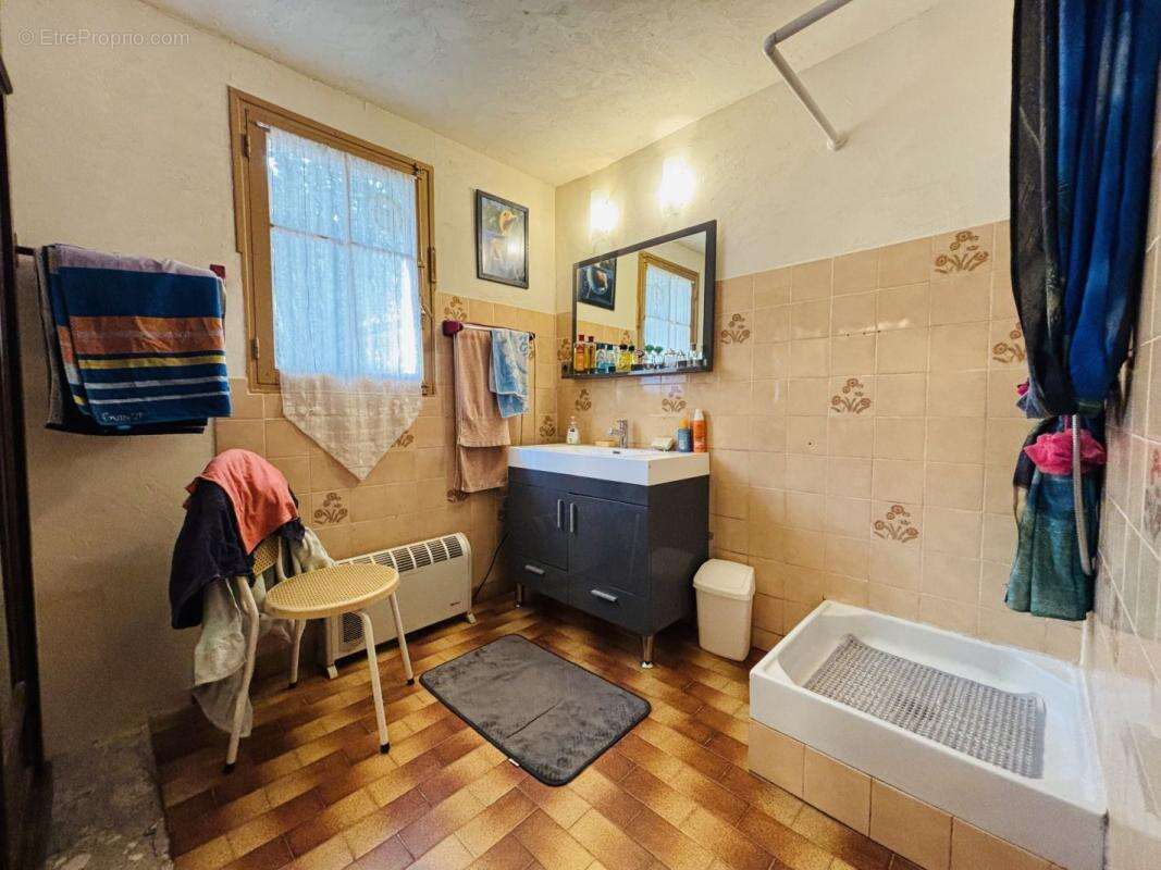 Maison 67 m² à Saint-Marien  - photo 4