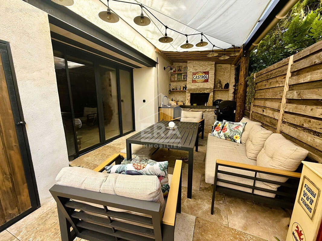 Maison à VILLES-SUR-AUZON