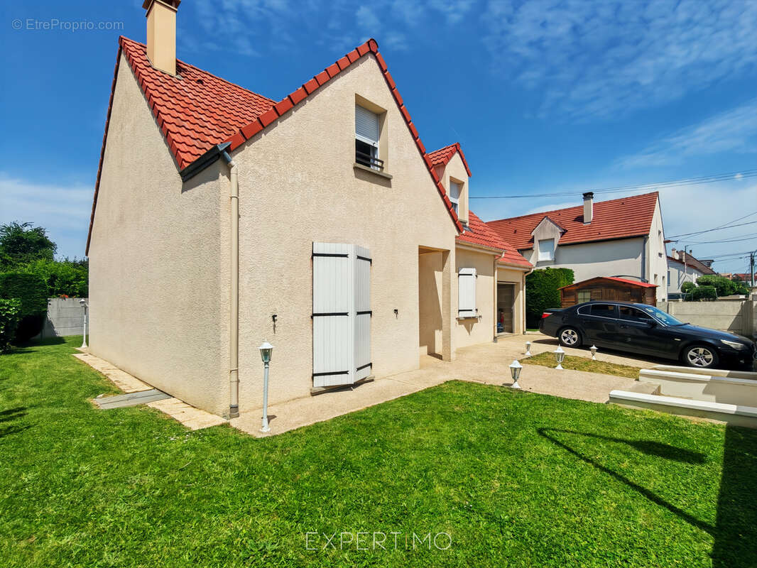 Maison à ROISSY-EN-BRIE