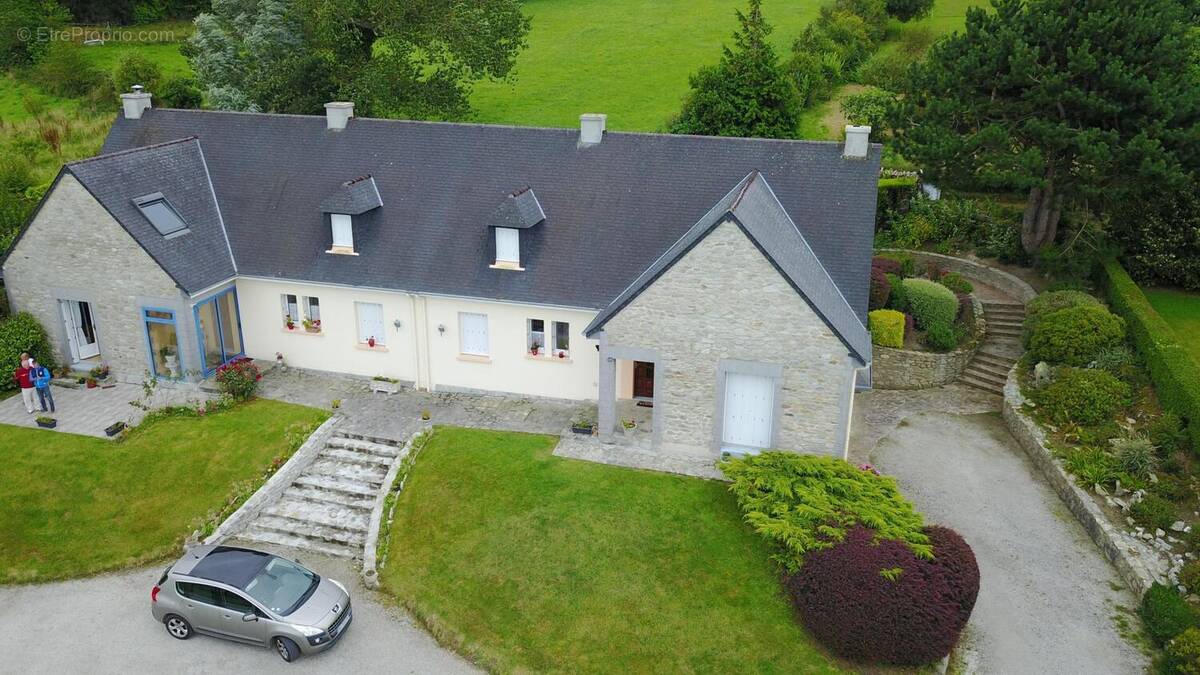 Photo 1 - Maison à TOURLAVILLE