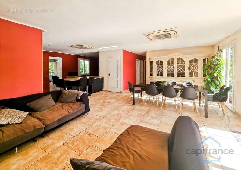 Maison à SAINT-BAUZILLE-DE-MONTMEL